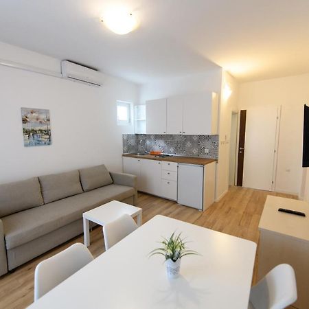 Cozy Beach Apartments Makarska Exterior photo