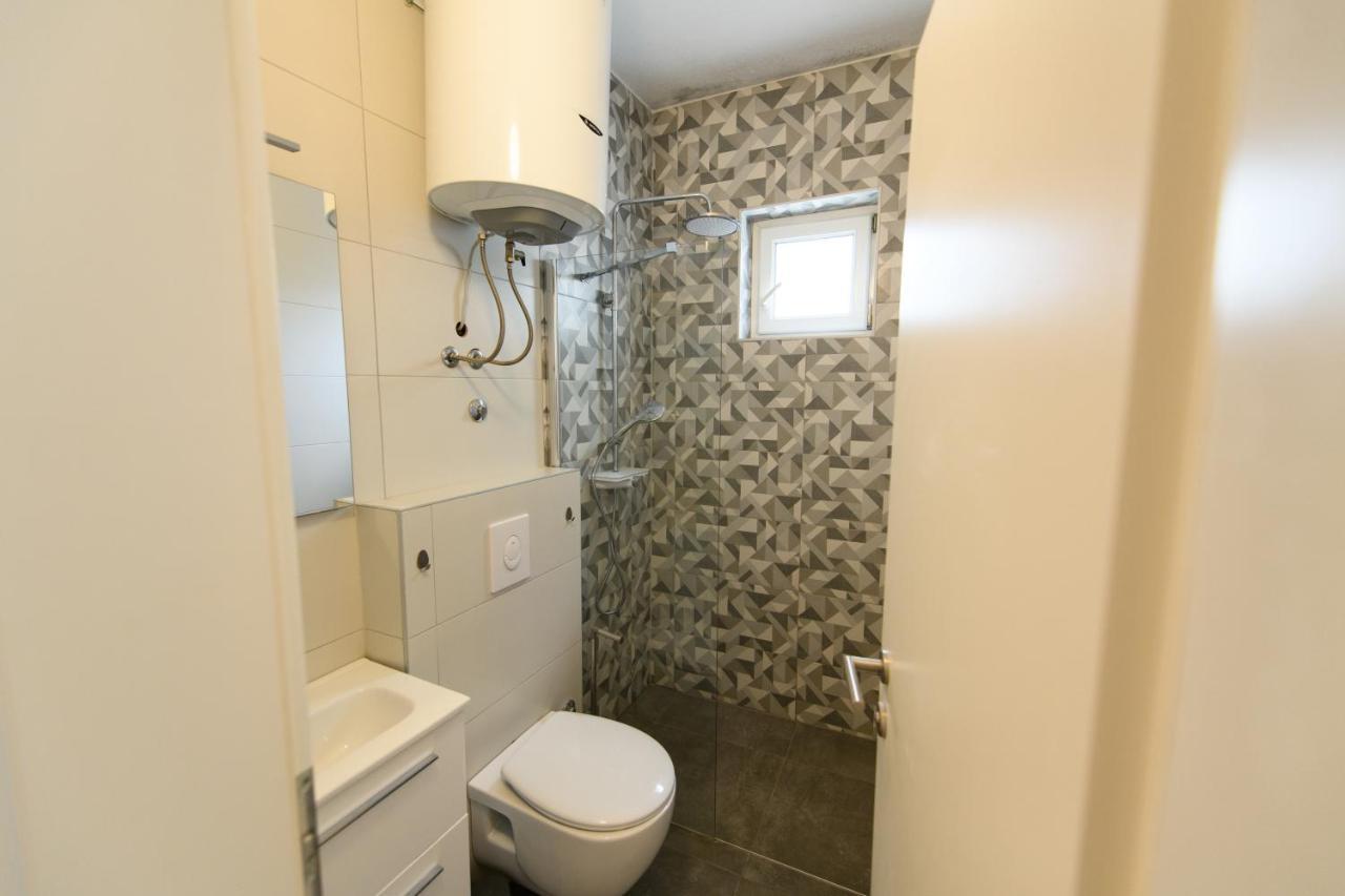 Cozy Beach Apartments Makarska Exterior photo